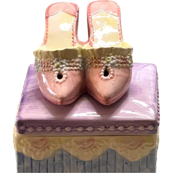 Vintage Ceramic Trinket Box | 3D High Heel Lid | Pastel Vanity, Shoes Theme - Picture 2 of 15